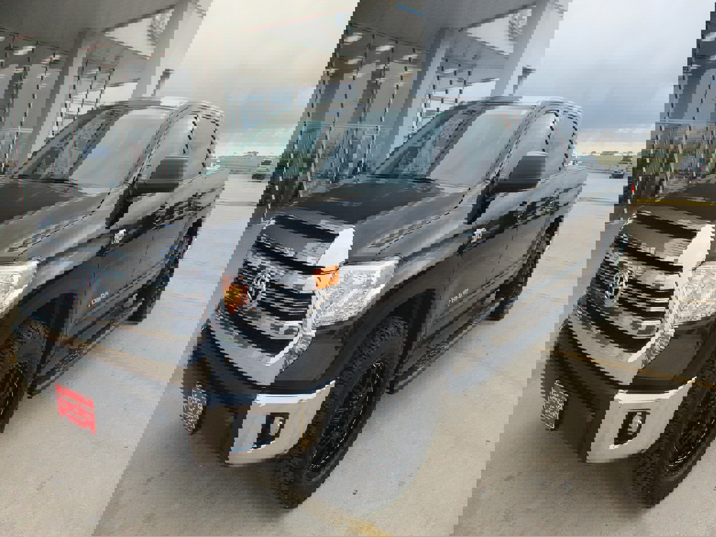 Used 2016 Toyota Tundra SR5 w/ SR5 Upgrade Package image 2