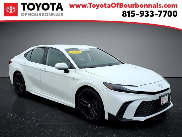 Used 2025 Toyota Camry SE w/ Convenience Package