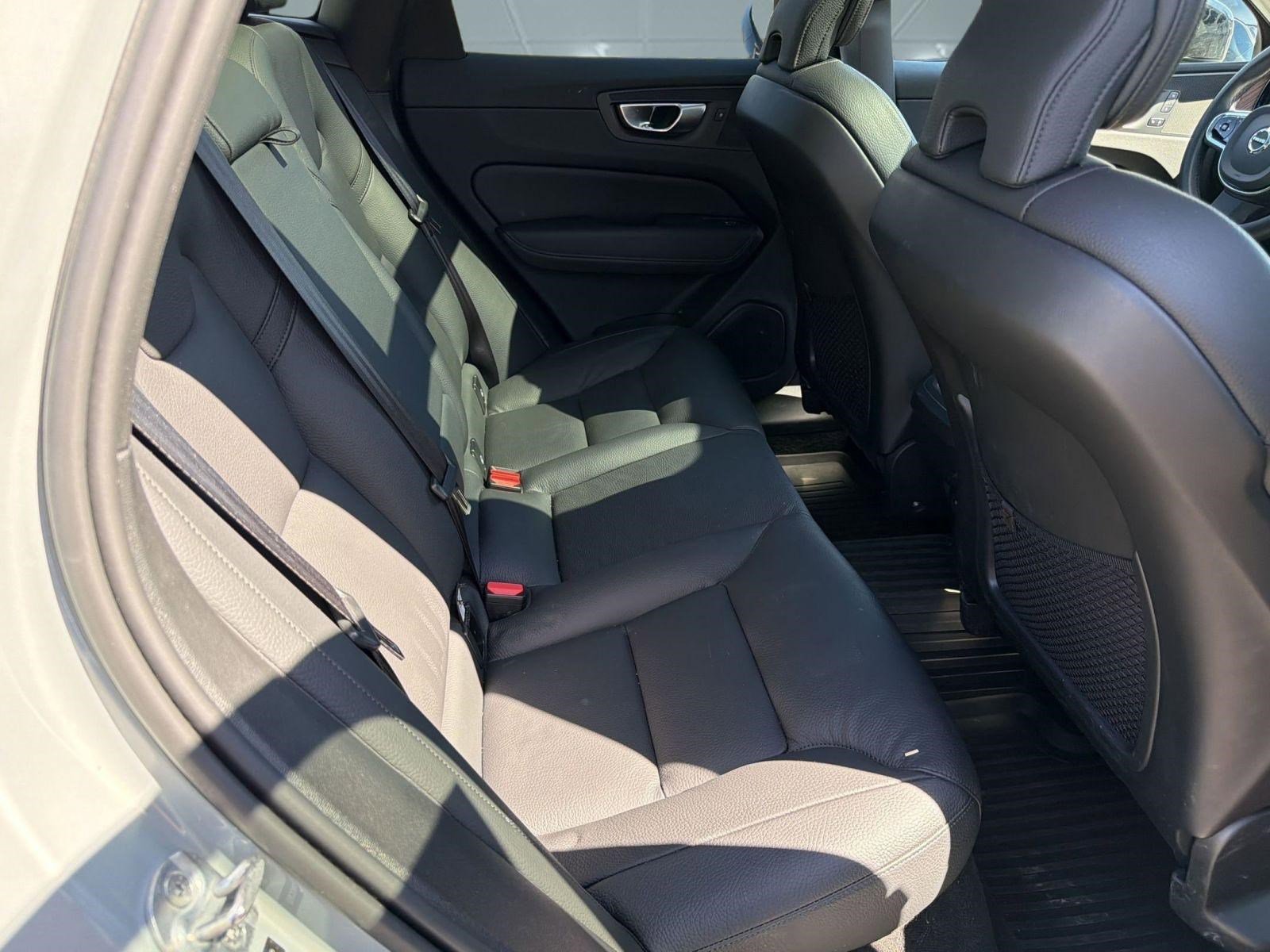 Certified 2024 Volvo XC60 B5 Plus w/ Climate Package image 28