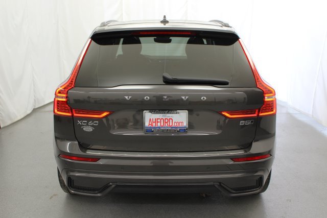 Used 2023 Volvo XC60 B5 Plus w/ Protection Package Premier AWD/4WD image 7