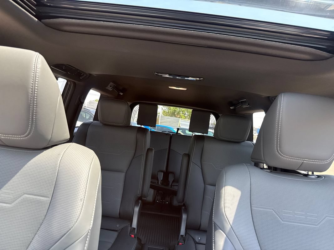 Used 2026 Lexus GX 550 w/ Accessory Package (2T) AWD/4WD image 22