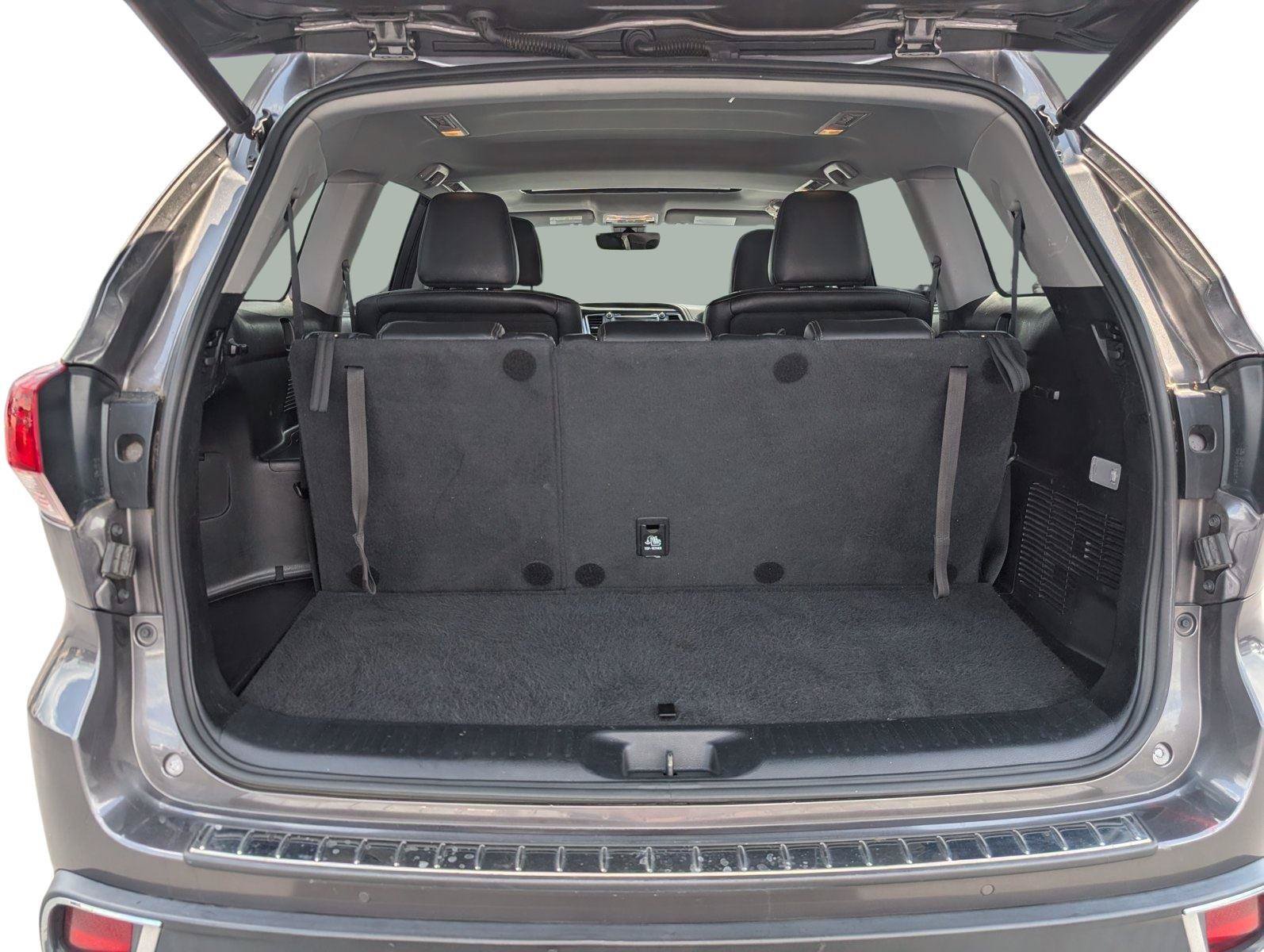Used 2017 Toyota Highlander Limited AWD/4WD image 33