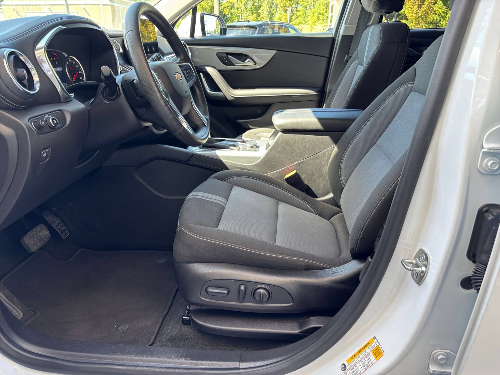 Used 2026 Chevrolet Blazer LT FWD image 27