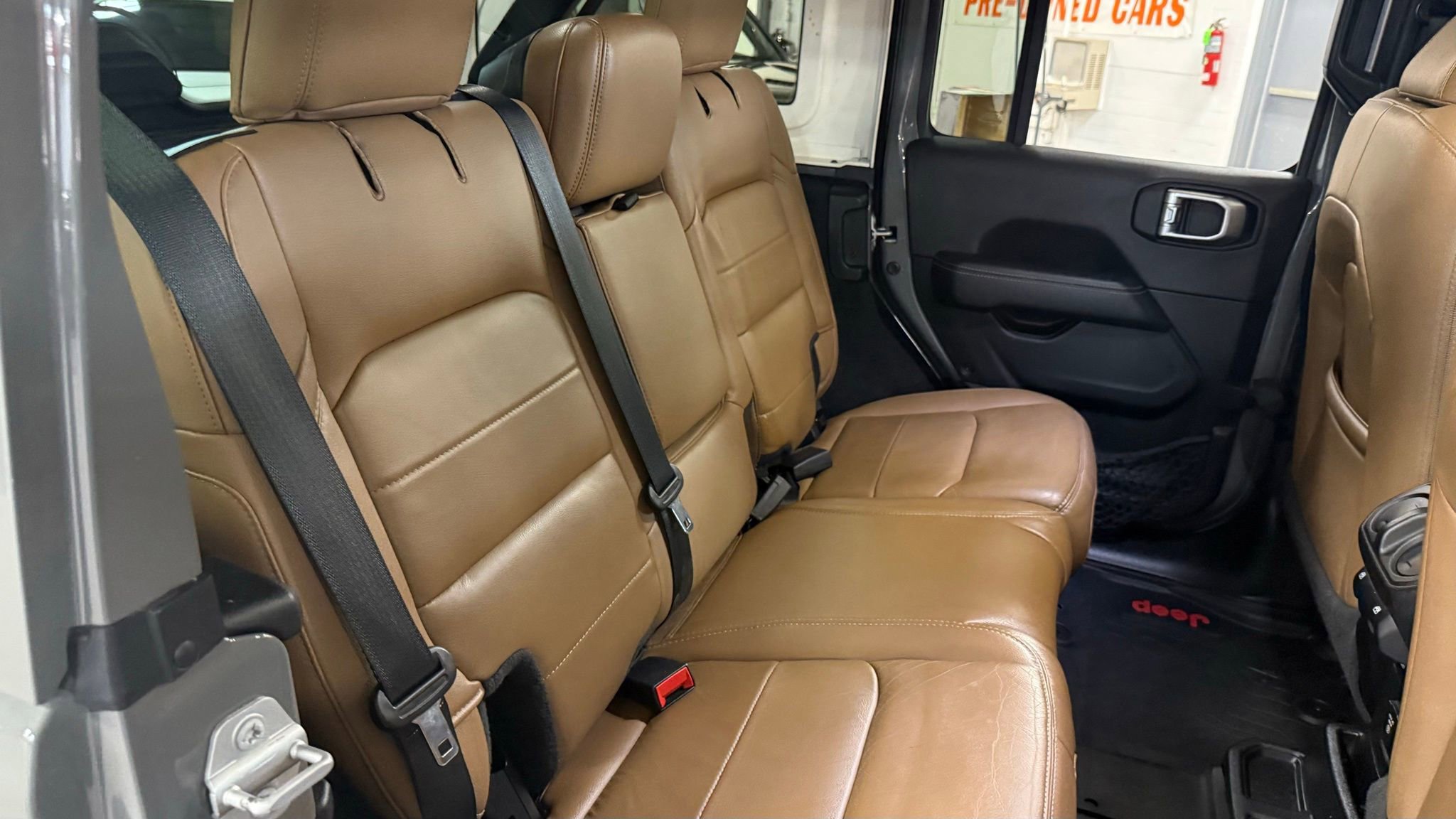 Used 2021 Jeep Wrangler Unlimited Sahara image 27