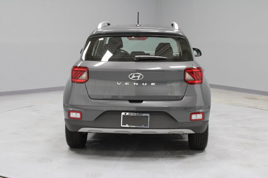 Certified 2024 Hyundai Venue SEL FWD image 11