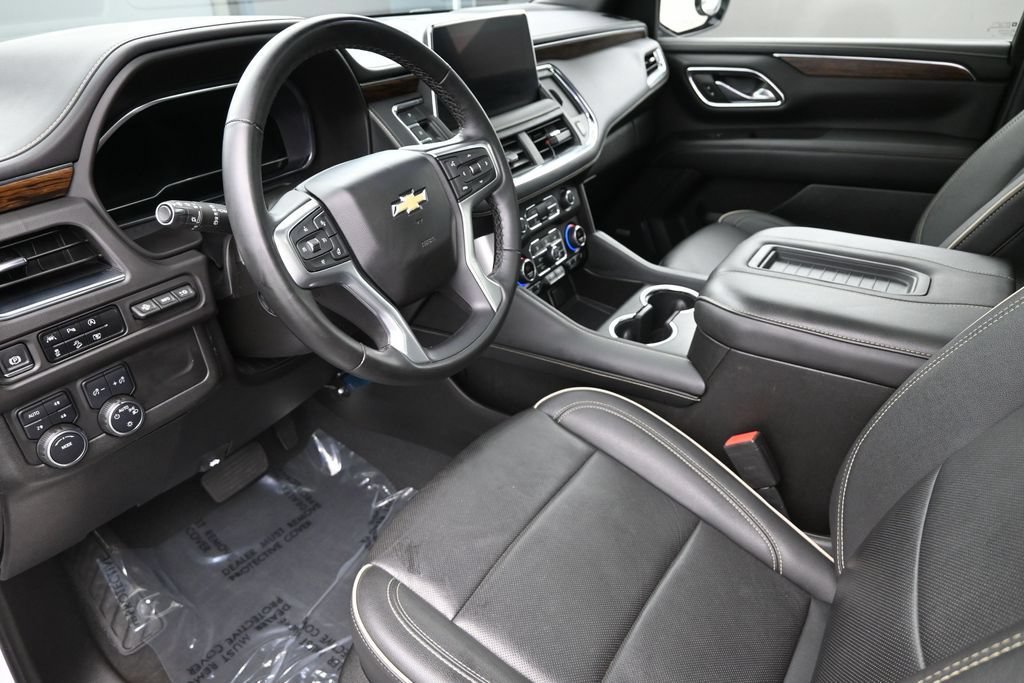 Used 2024 Chevrolet Tahoe Premier AWD/4WD image 12