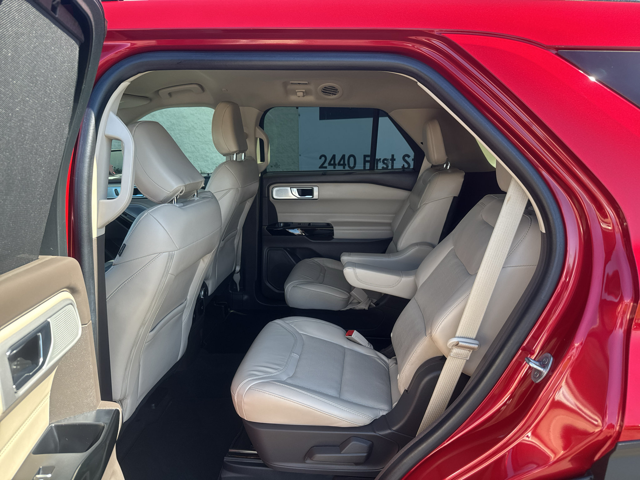 Used 2022 Ford Explorer Platinum w/ Technology Package AWD/4WD image 20