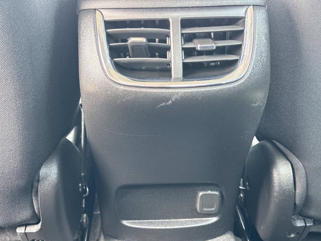 Used 2024 Chevrolet Malibu LT FWD image 16