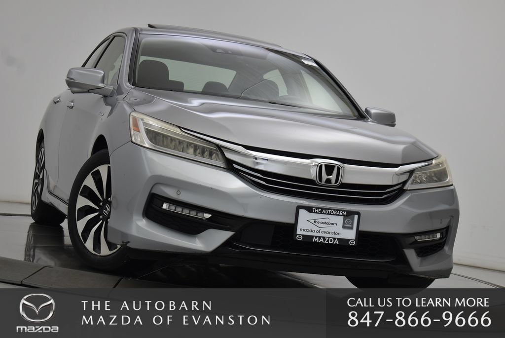Used 2017 Honda Accord Touring image 3