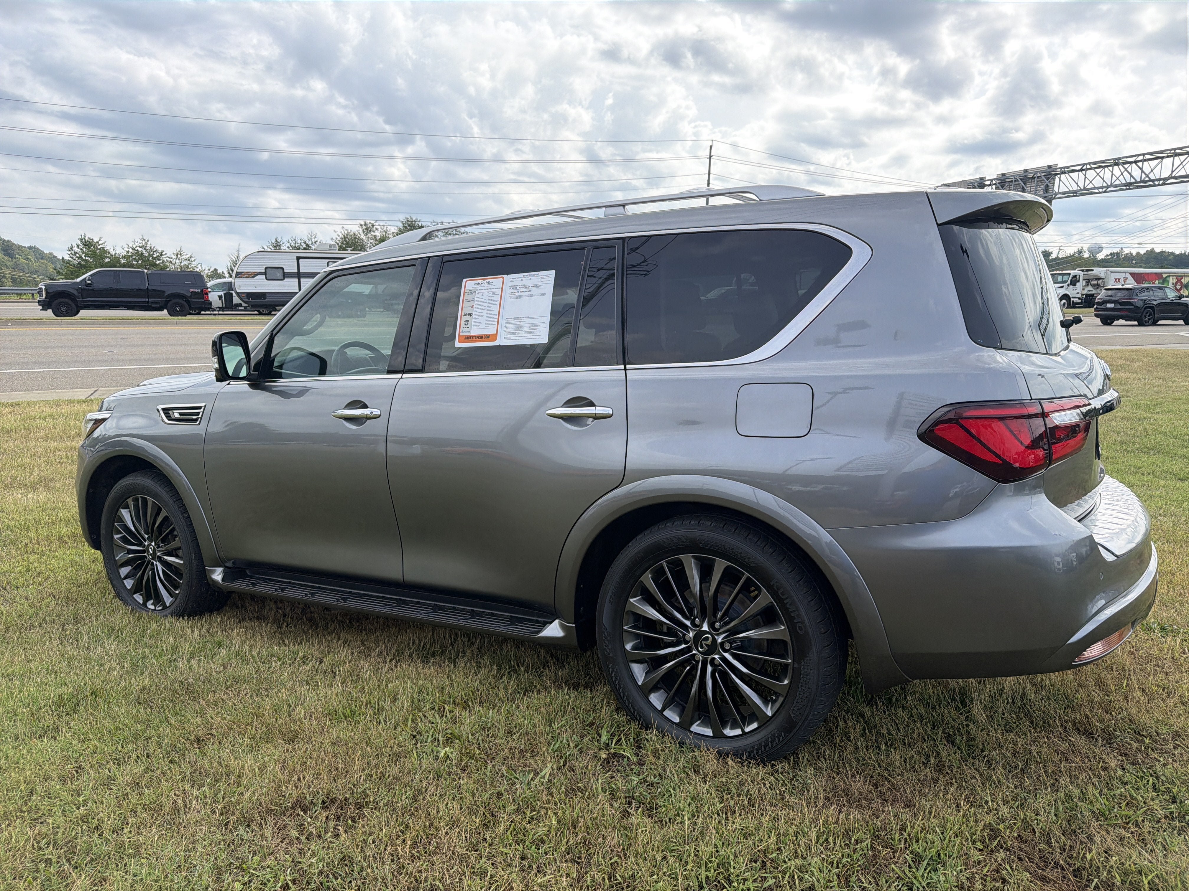 Used 2021 INFINITI QX80 Premium Select w/ Cargo Package RWD image 11