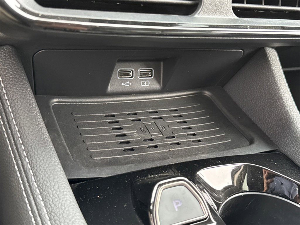 New 2025 VinFast VF 8 Eco image 29