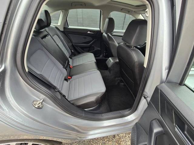Used 2025 Volkswagen Jetta SE image 13