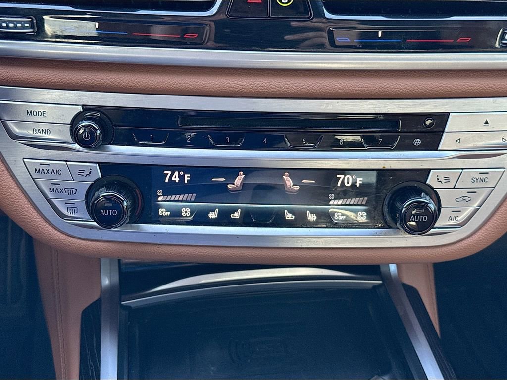 Used 2020 BMW 750i xDrive w/ Executive Package image 16