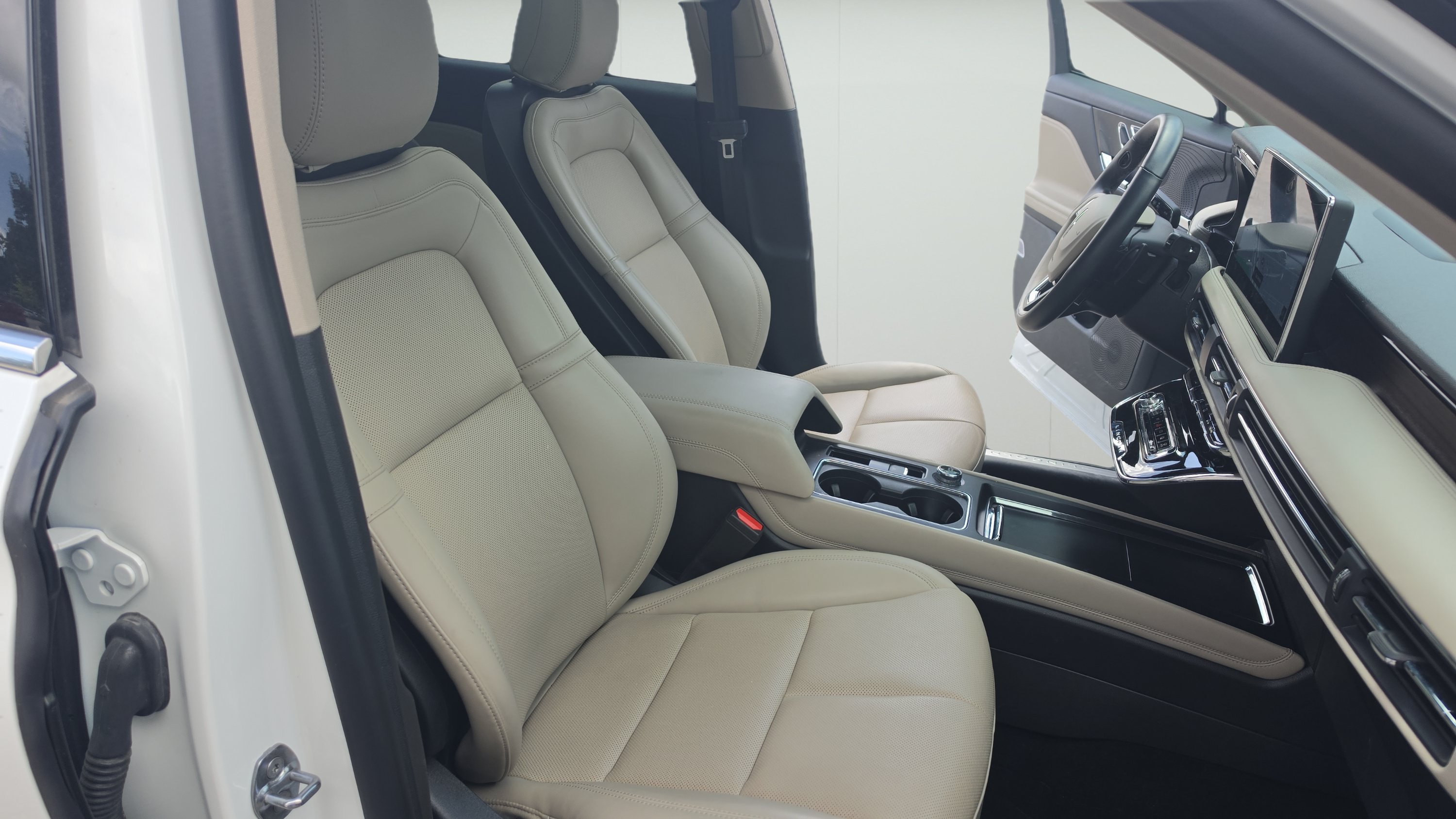 Used 2025 Lincoln Corsair Grand Touring AWD/4WD image 22