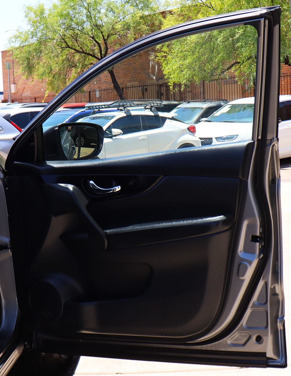 Used 2019 Nissan Rogue Sport SV FWD image 29