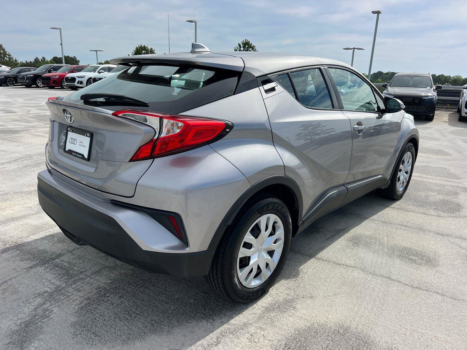Used 2019 Toyota C-HR LE FWD image 5