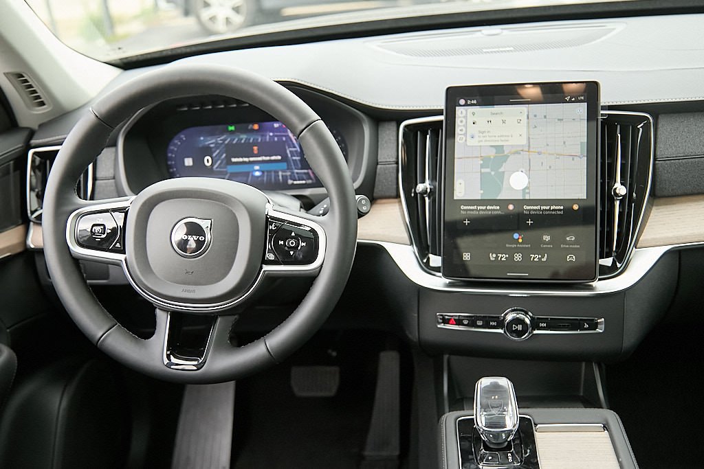 New 2026 Volvo XC90 B6 Plus w/ Protection Package Premier AWD/4WD image 28