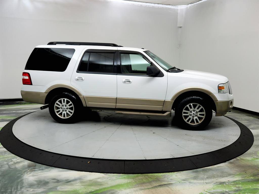 Used 2014 Ford Expedition XLT w/ Equipment Group 202A AWD/4WD image 4