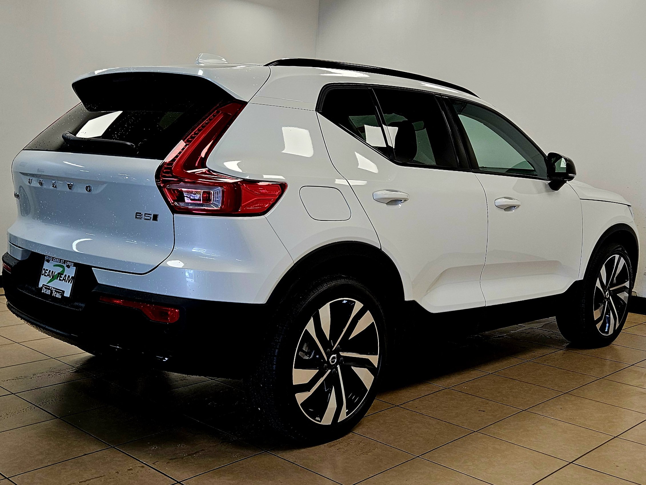 New 2026 Volvo XC40 B5 Ultra w/ Climate Package AWD/4WD image 5