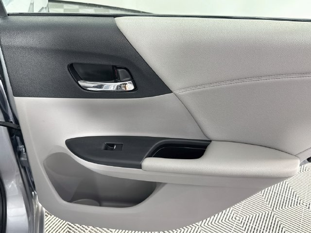 Used 2017 Honda Accord EX-L image 25