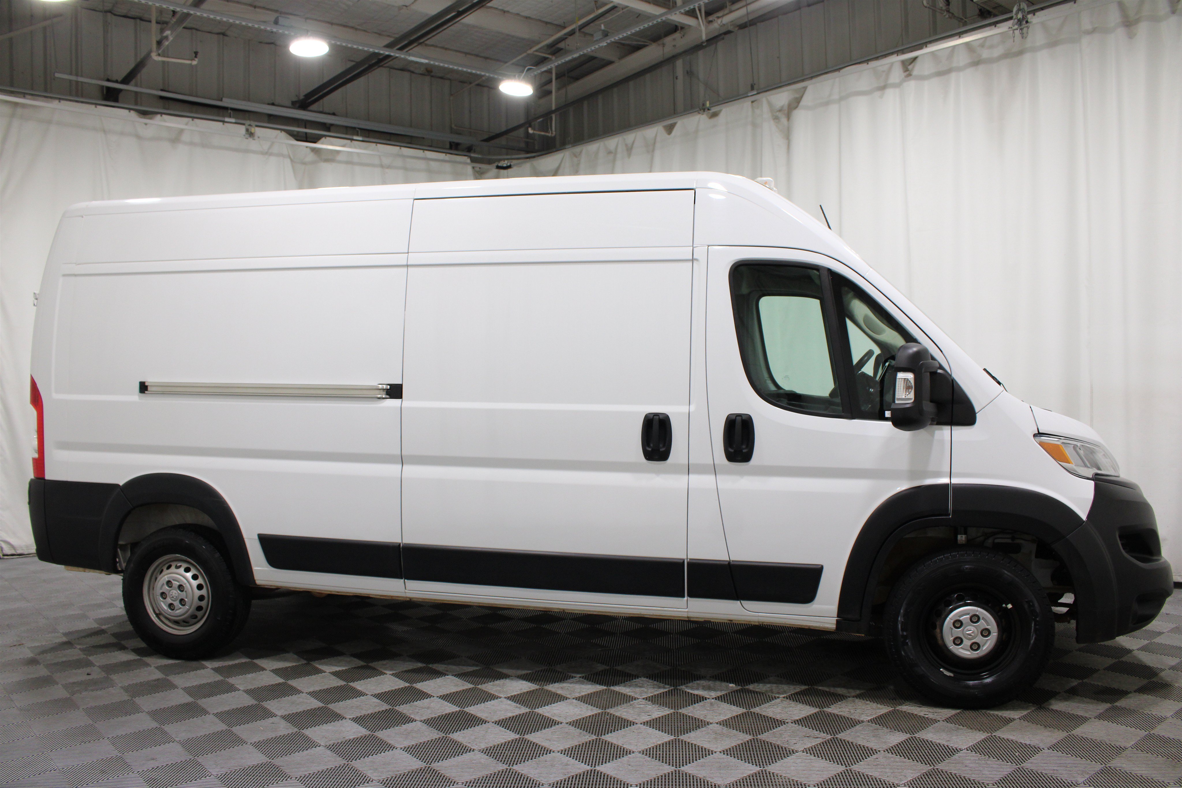 Used 2025 RAM ProMaster 2500 w/ Convenience Group FWD image 23