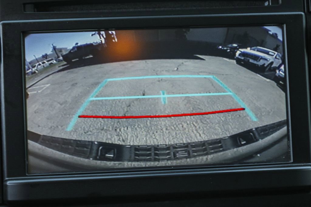 Used 2018 Toyota Tacoma SR w/ SR Convenience Package image 24