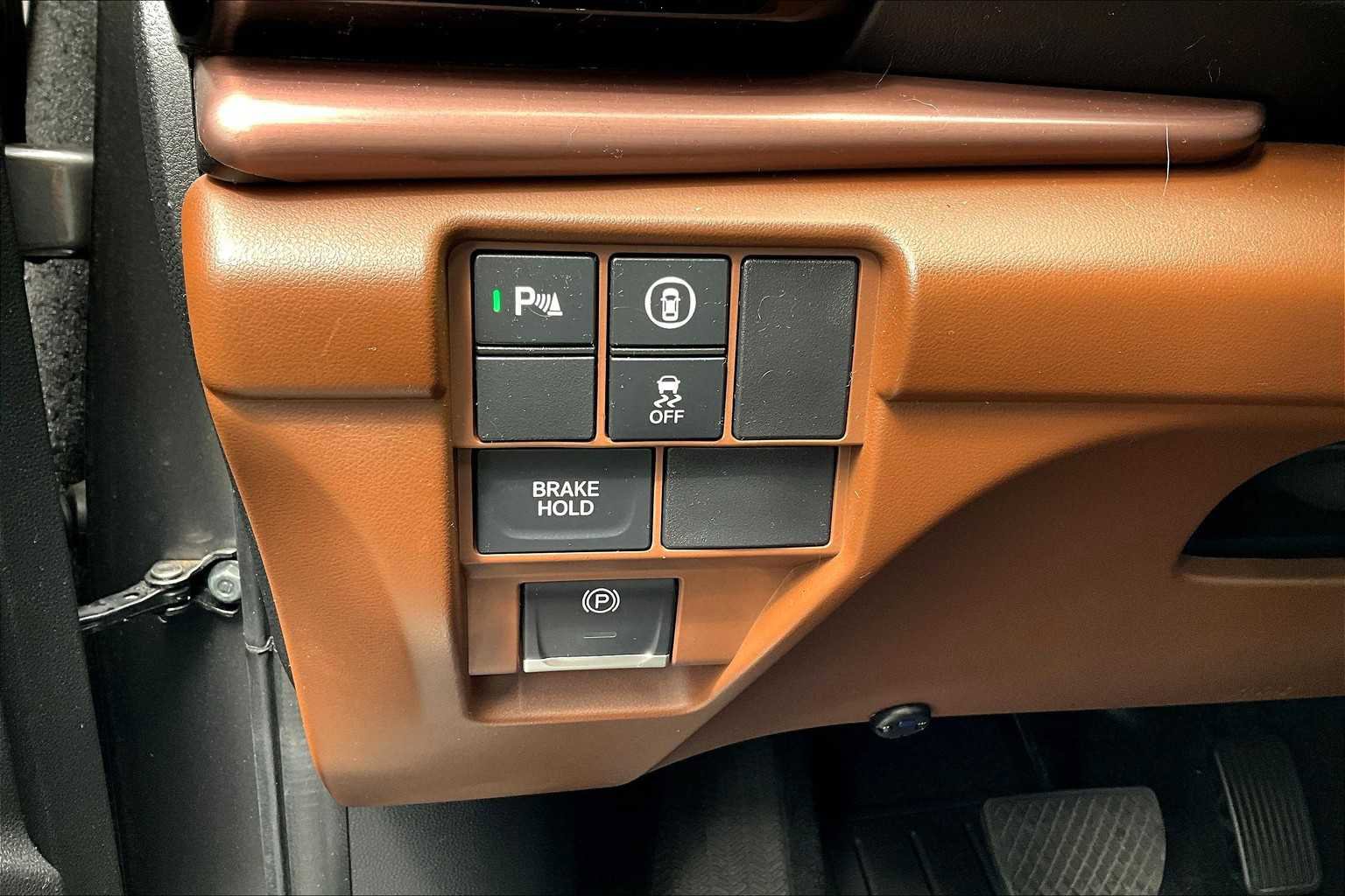 Used 2024 Acura RDX SH-AWD w/ Technology Package image 30