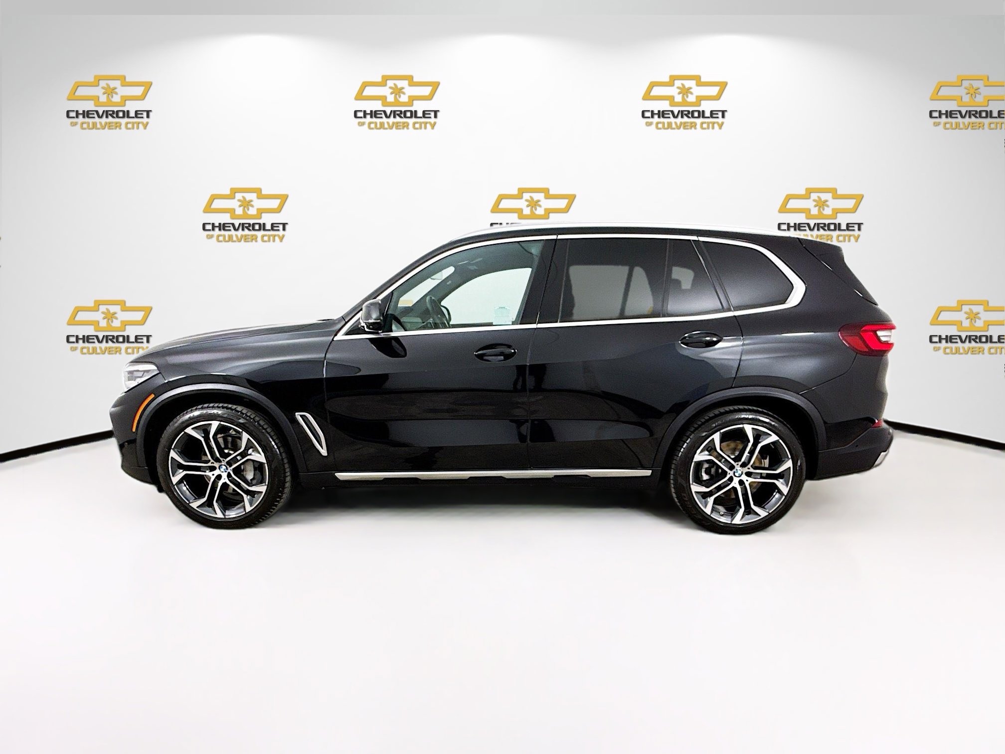 Used 2023 BMW X5 xDrive40i w/ Parking Assistance Package image 4