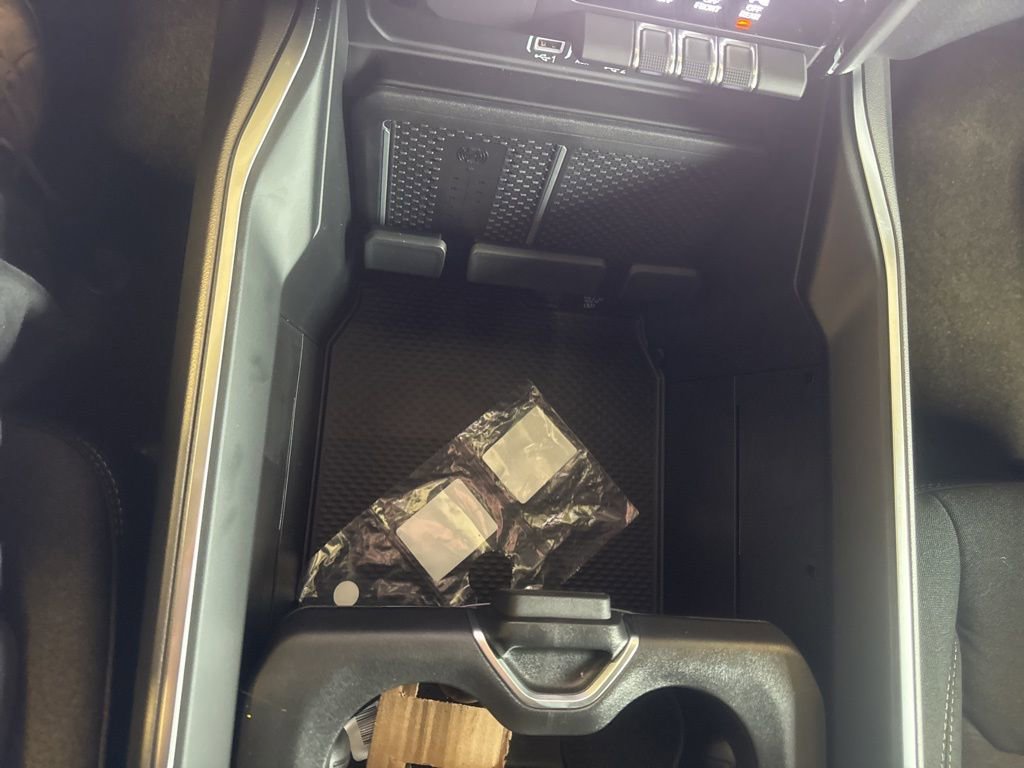 New 2026 RAM 1500 4x4 Crew Cab image 29