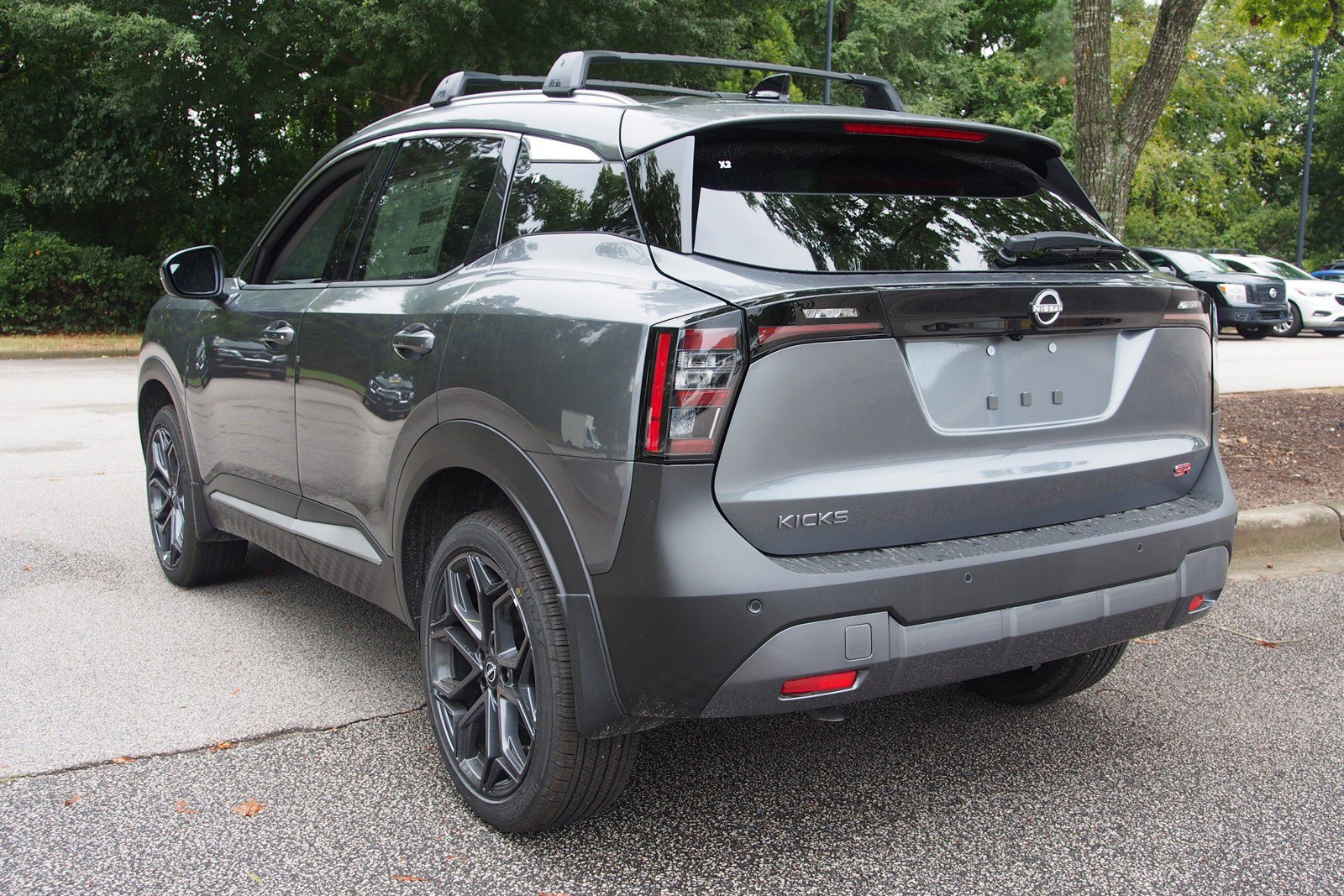 Used 2026 Nissan Kicks SR image 5