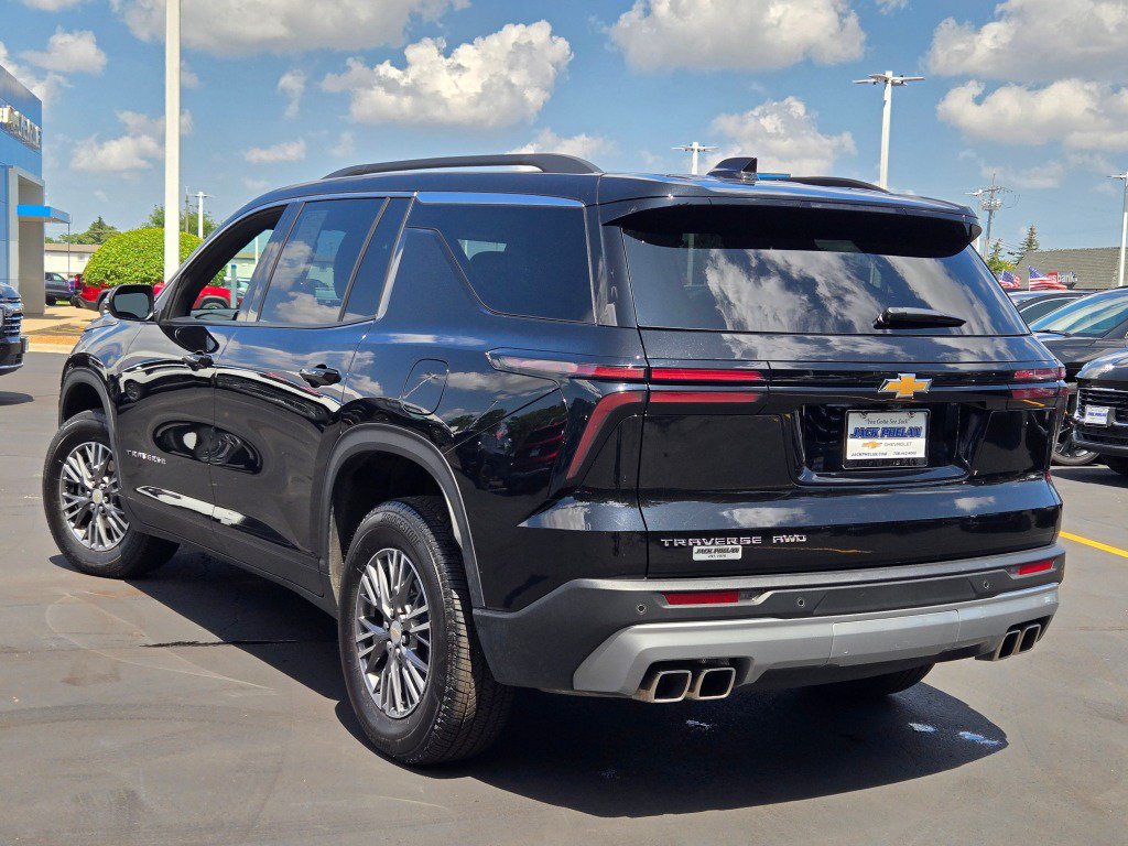 Used 2026 Chevrolet Traverse LT AWD/4WD image 17