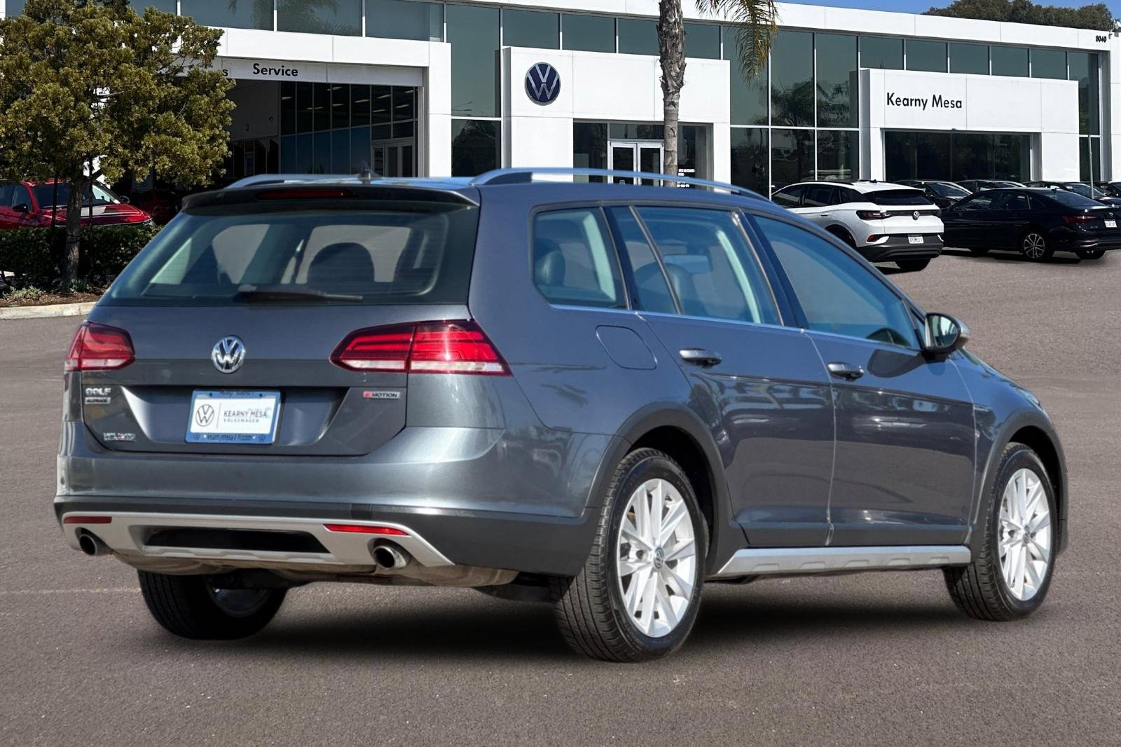 Used 2019 Volkswagen Golf Alltrack S image 4