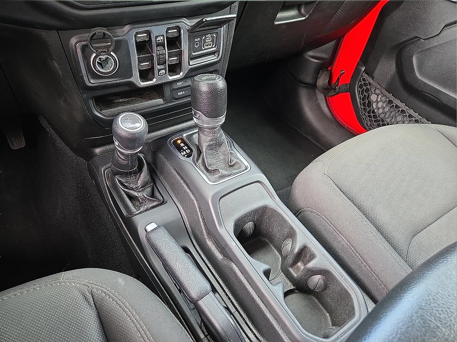 Used 2023 Jeep Wrangler Unlimited Sport AWD/4WD image 25