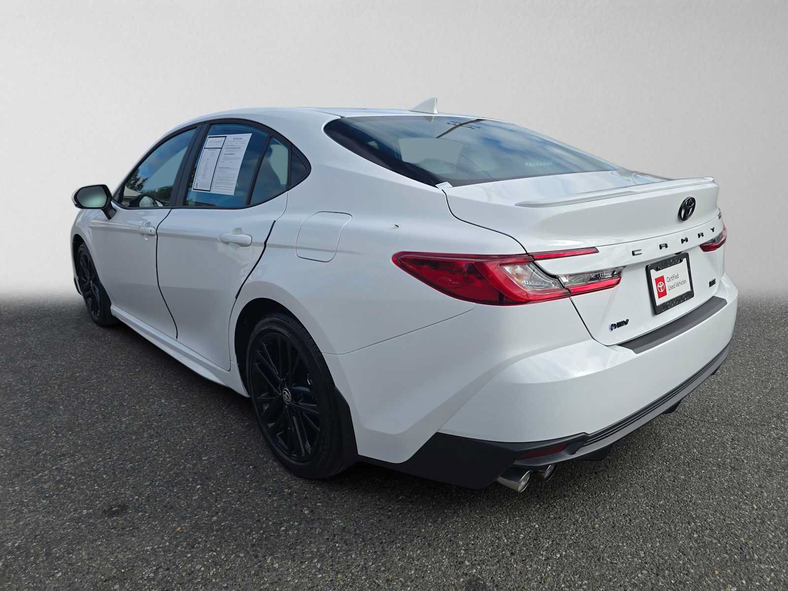 Used 2026 Toyota Camry SE w/ Multimedia Upgrade Package FWD image 5