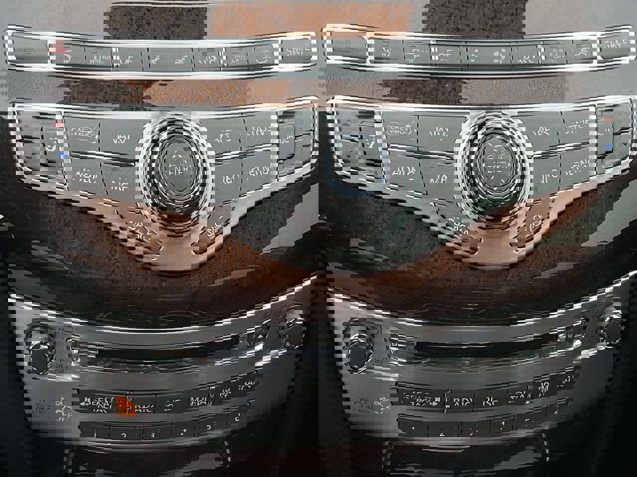 Used 2017 INFINITI QX60 FWD w/ Deluxe Technology Package image 47