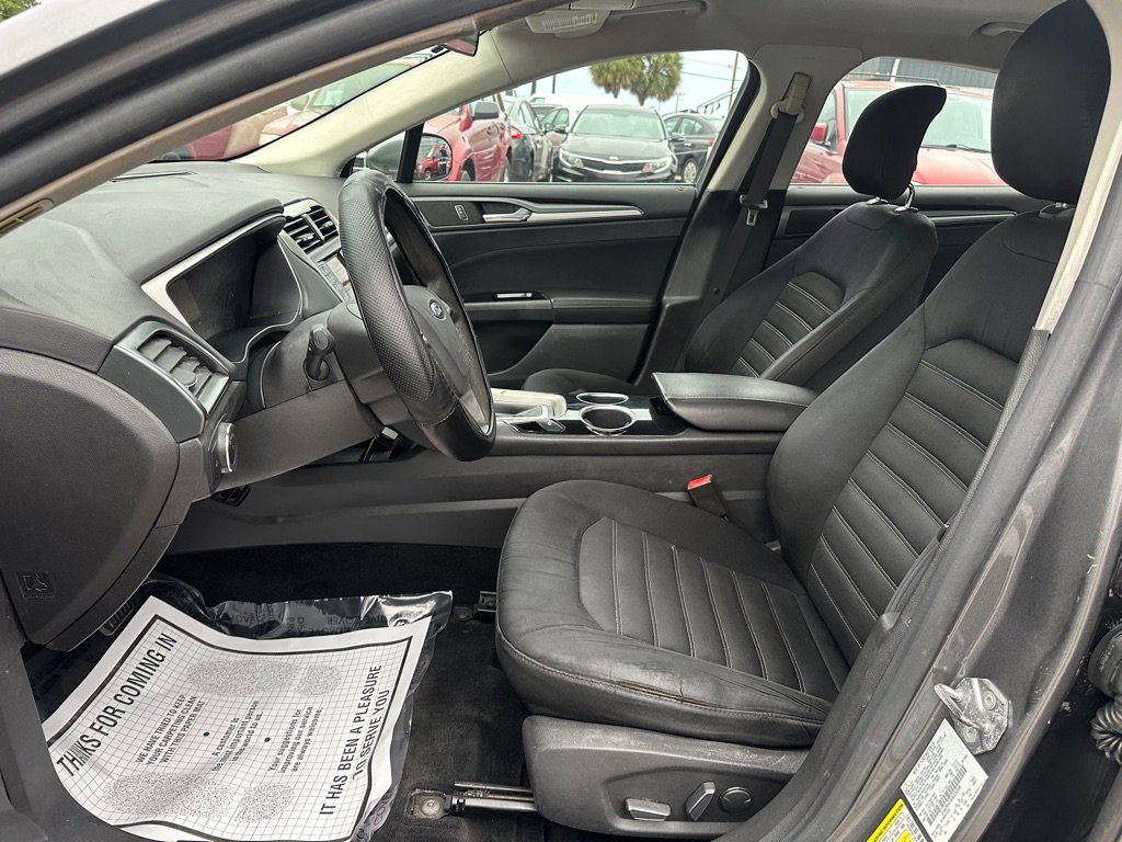 Used 2014 Ford Fusion SE image 10