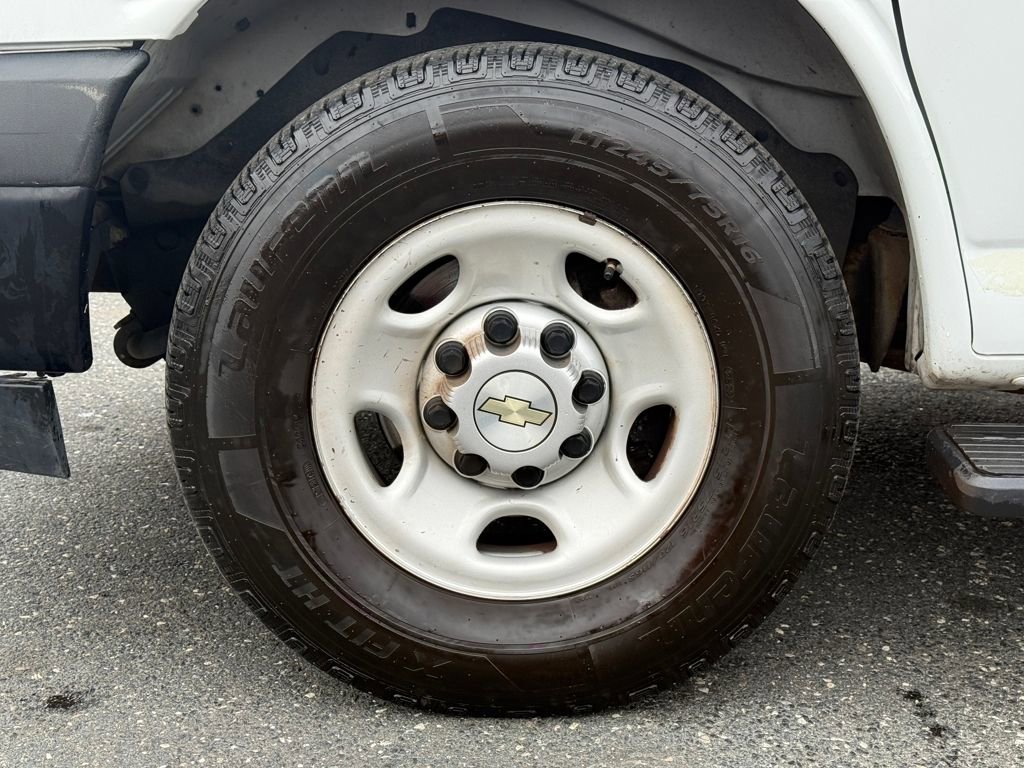 Used 2021 Chevrolet Express 2500 Extended w/ Driver Convenience Package image 10