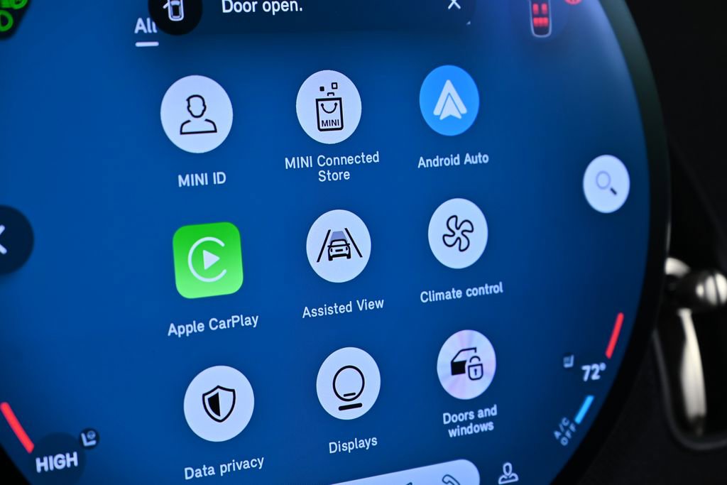 Certified 2025 MINI Cooper Countryman S image 17