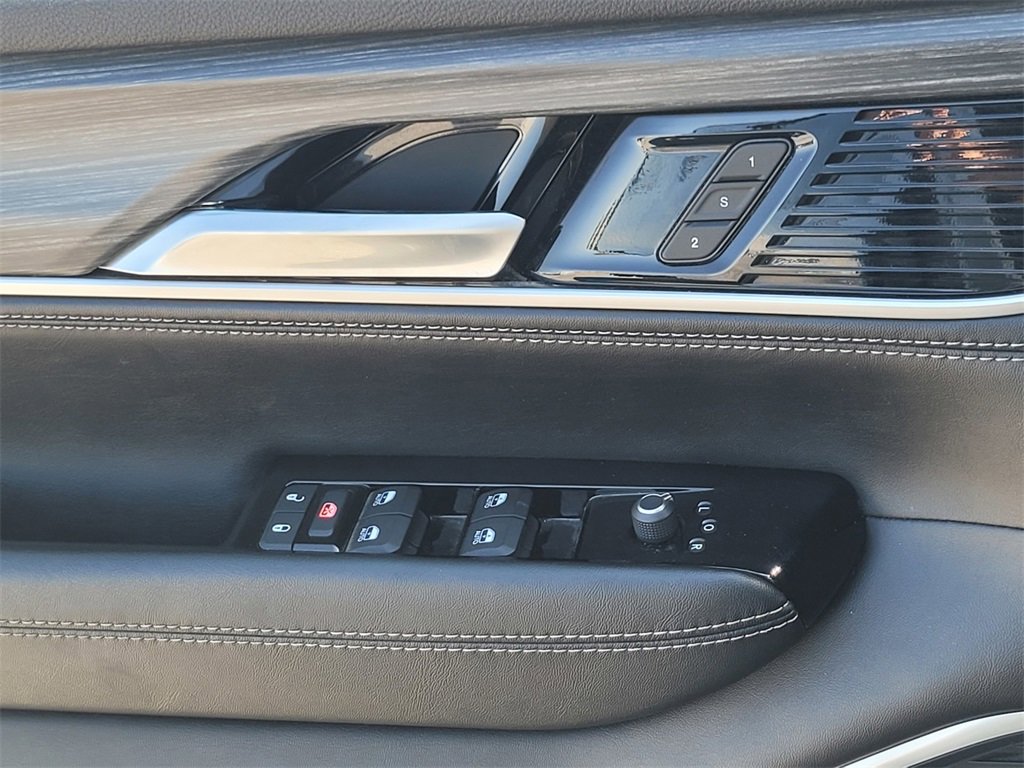 Used 2023 Jeep Wagoneer L Series II image 29