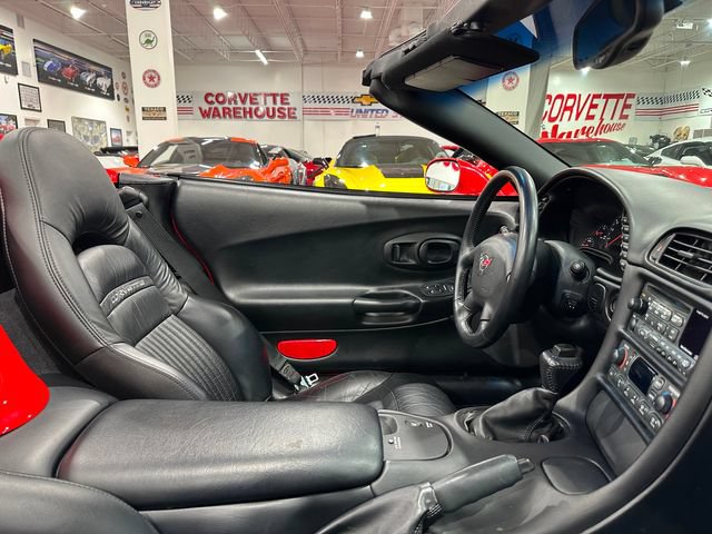 Used 2004 Chevrolet Corvette Convertible w/ Preferred Equipment Group RWD image 14