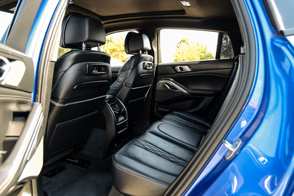 Used 2020 BMW X6 M50i w/ Premium Package AWD/4WD image 44