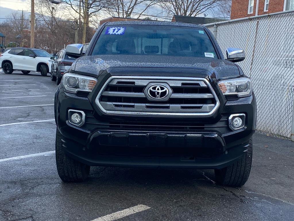 Used 2017 Toyota Tacoma Limited image 7