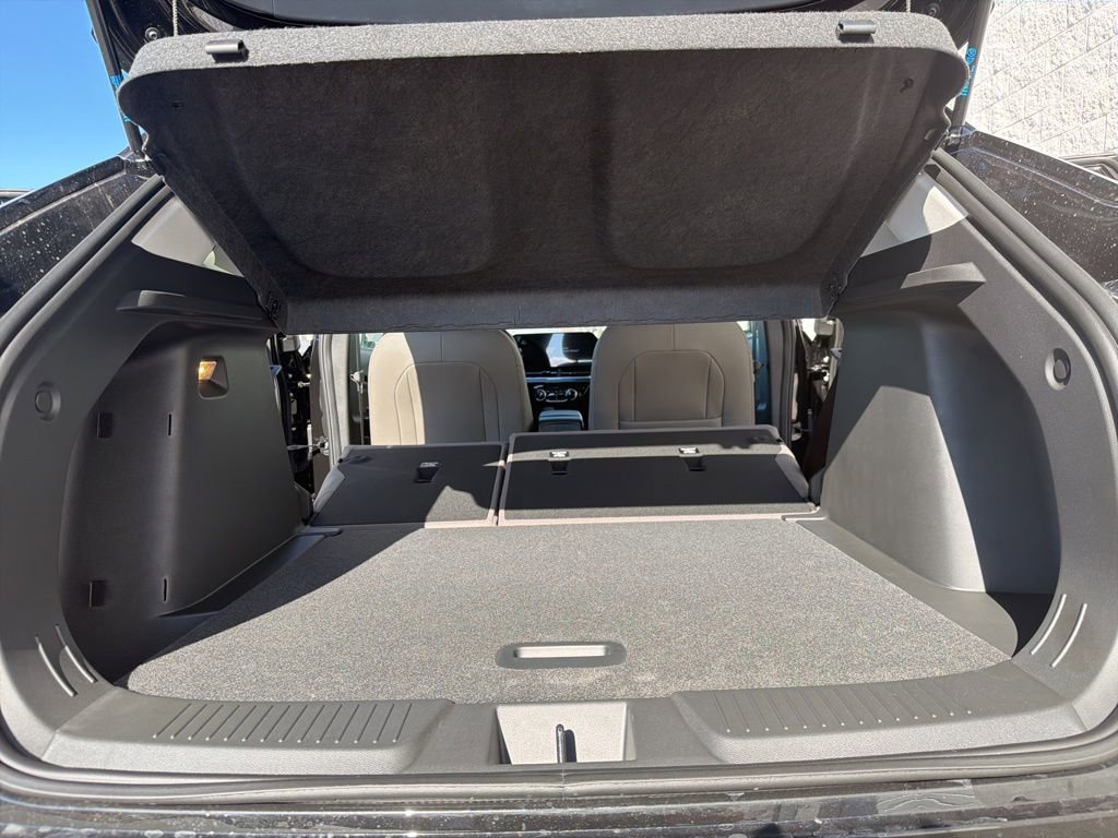 New 2026 Chevrolet Trax ACTIV w/ Sunroof Package FWD image 24