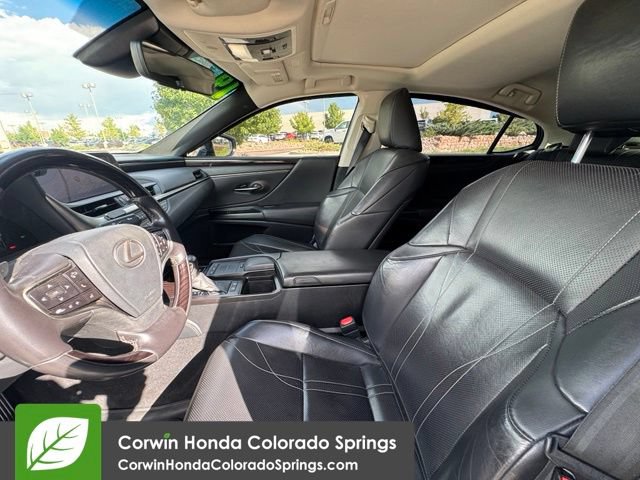 Used 2019 Lexus ES 300h w/ Accessory Package FWD image 27