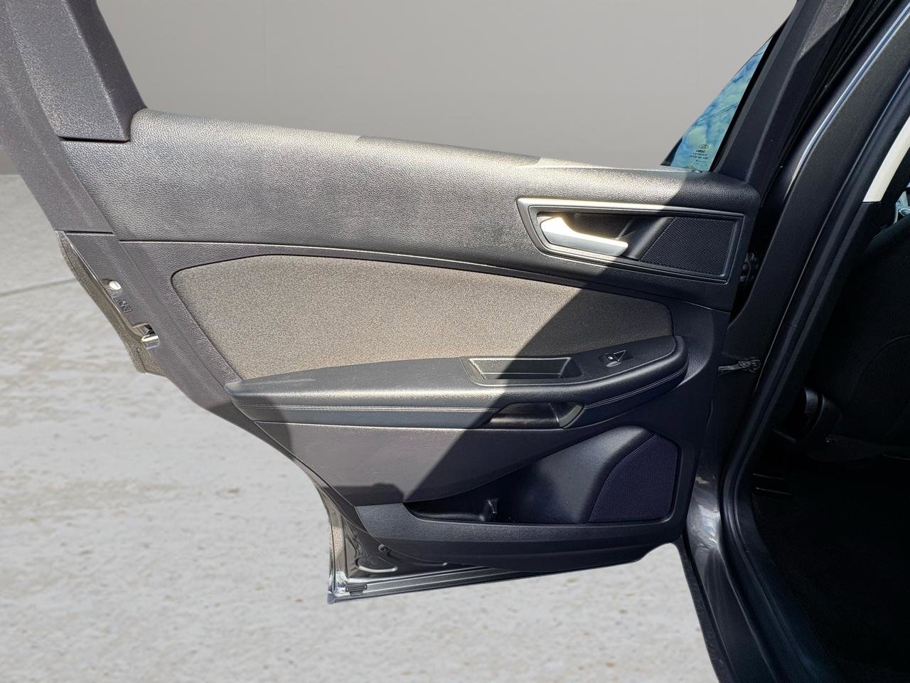 Used 2019 Ford Edge SE image 28