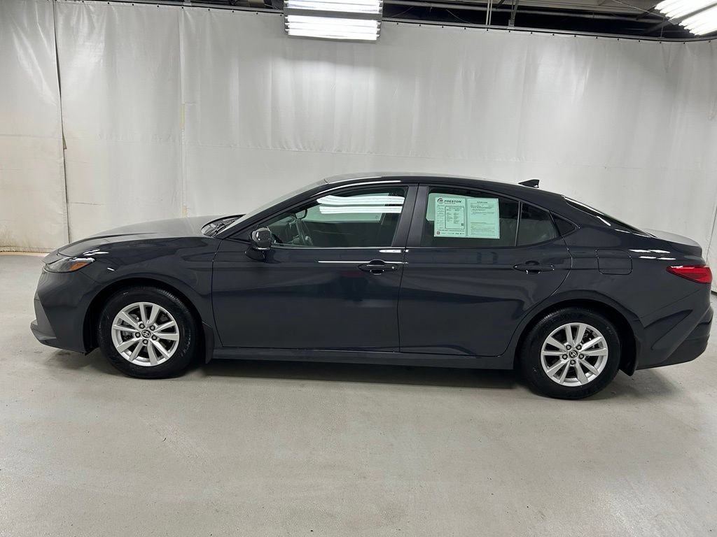 Used 2026 Toyota Camry LE FWD image 8