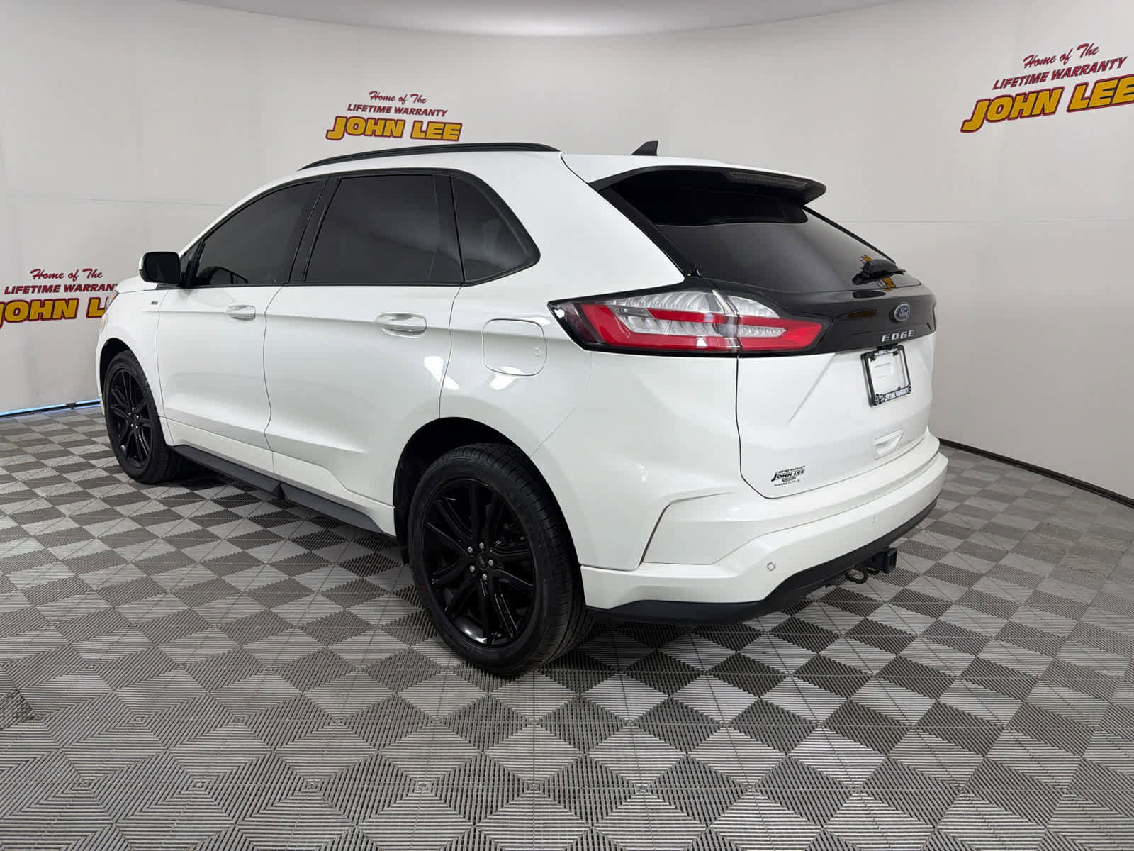 Used 2022 Ford Edge ST-Line w/ Class II Trailer Tow Package image 3