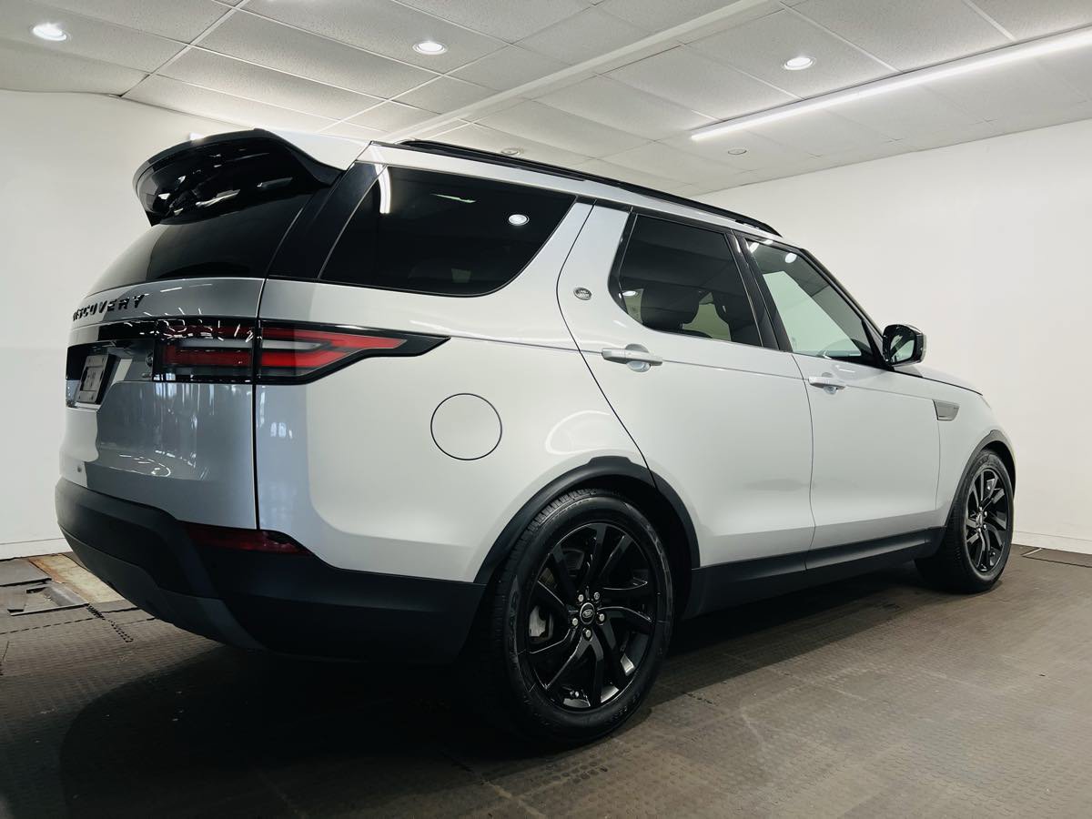 Used 2018 Land Rover Discovery HSE AWD/4WD image 5