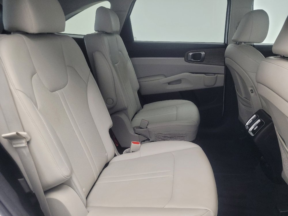 Used 2023 Kia Sorento EX w/ Panoramic Sunroof Package FWD image 19