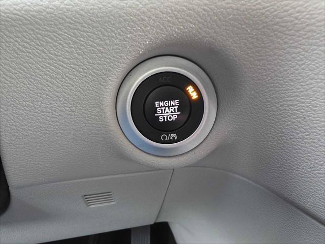 Used 2020 Chrysler Voyager Lxi FWD image 31